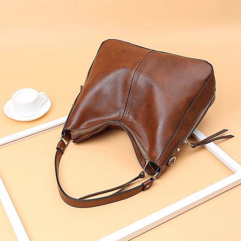 Bolsa Feminina em Couro Serena