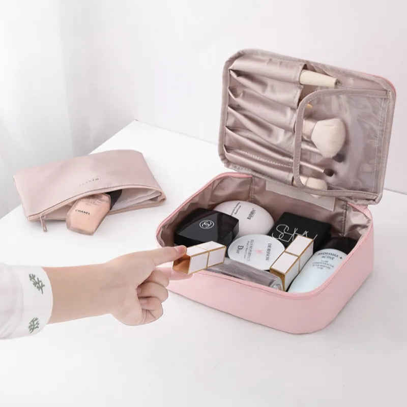 Necessarie para maquiagem Mariana