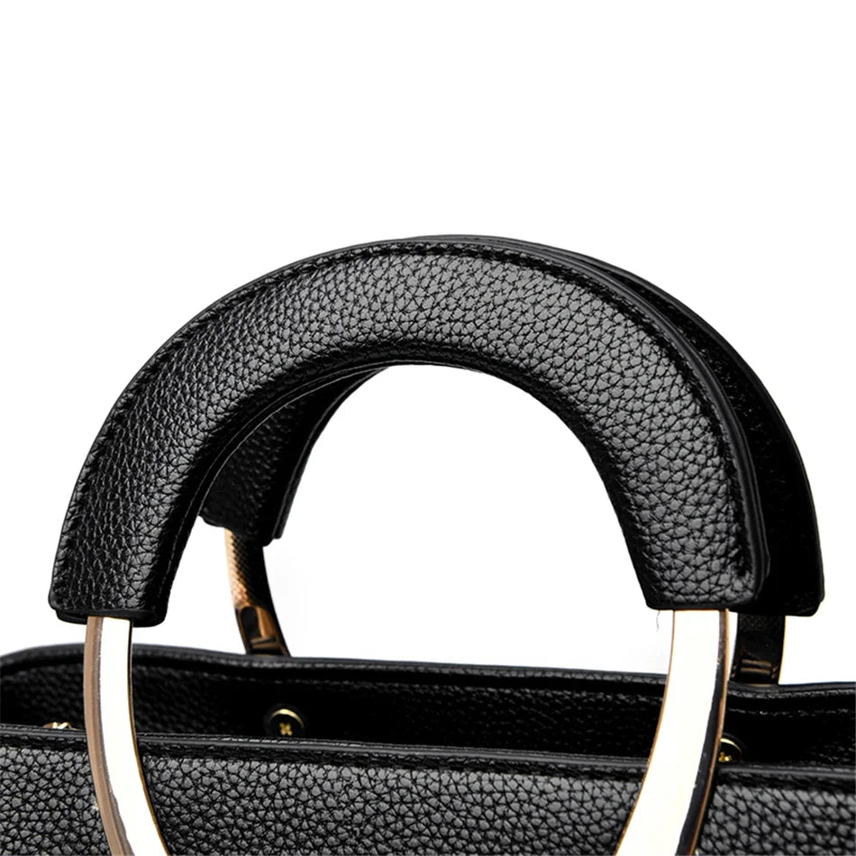 Bolsa Feminina em Couro Clássica com Funcionalidade Silvia