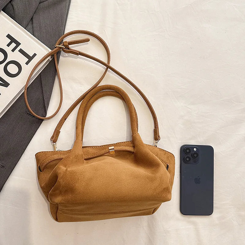 Bolsa Feminina Camurça Lorena Sofisticação Atemporal