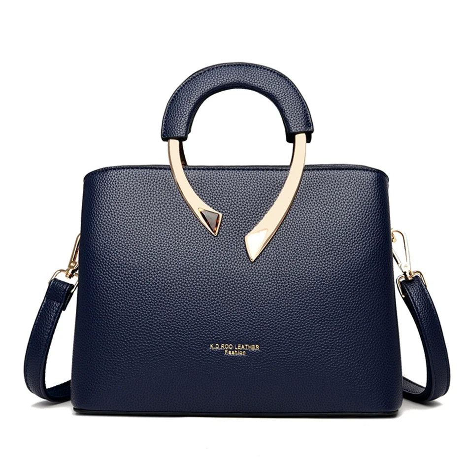 Bolsa Feminina em Couro Clássica com Funcionalidade Silvia
