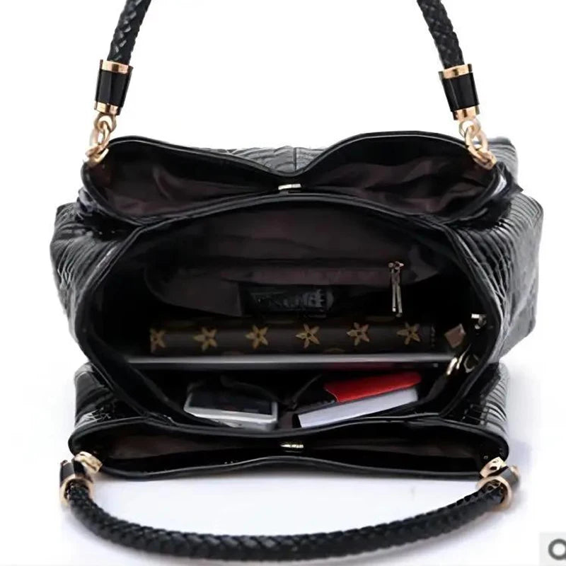 Bolsa Feminina Média em Couro Laís