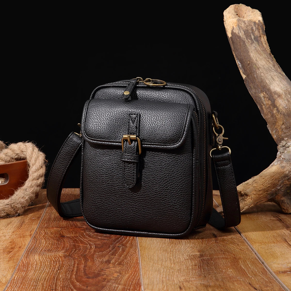 Bolsa Feminina Transversal em Couro Larrisa